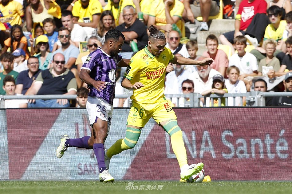 明她在网球 明她在网球